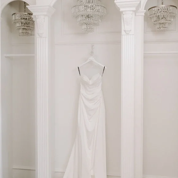 Jane Hill Huntleigh Gown - Picture 5 of 14